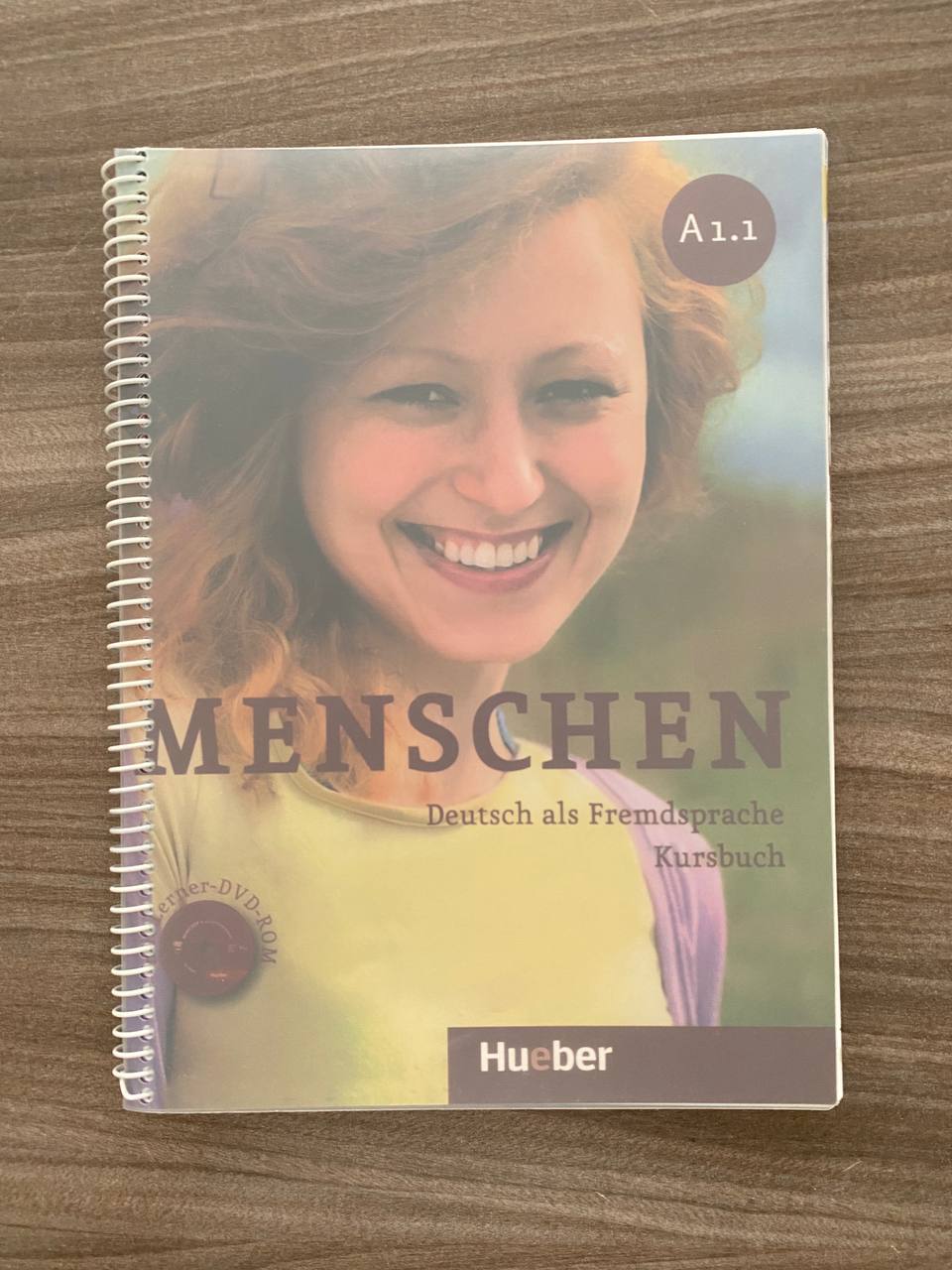 کتاب زبان آلمانی منشن kursbuch und arbeitsbuch) Menschen A1 1)